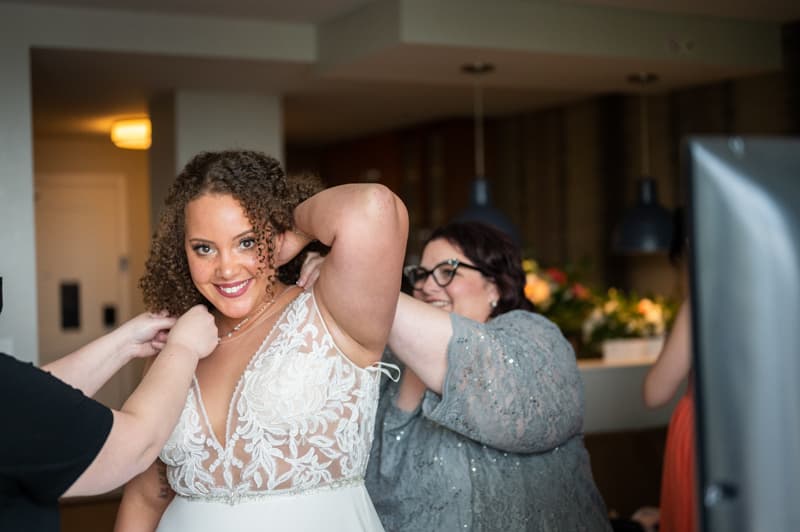 Getting Ready at Delaware Park in Buffalo, NY | Buffalo Wedding Photography