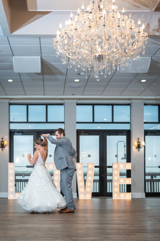 First Dance at Acqua in Buffalo, NY | Buffalo Wedding Photography