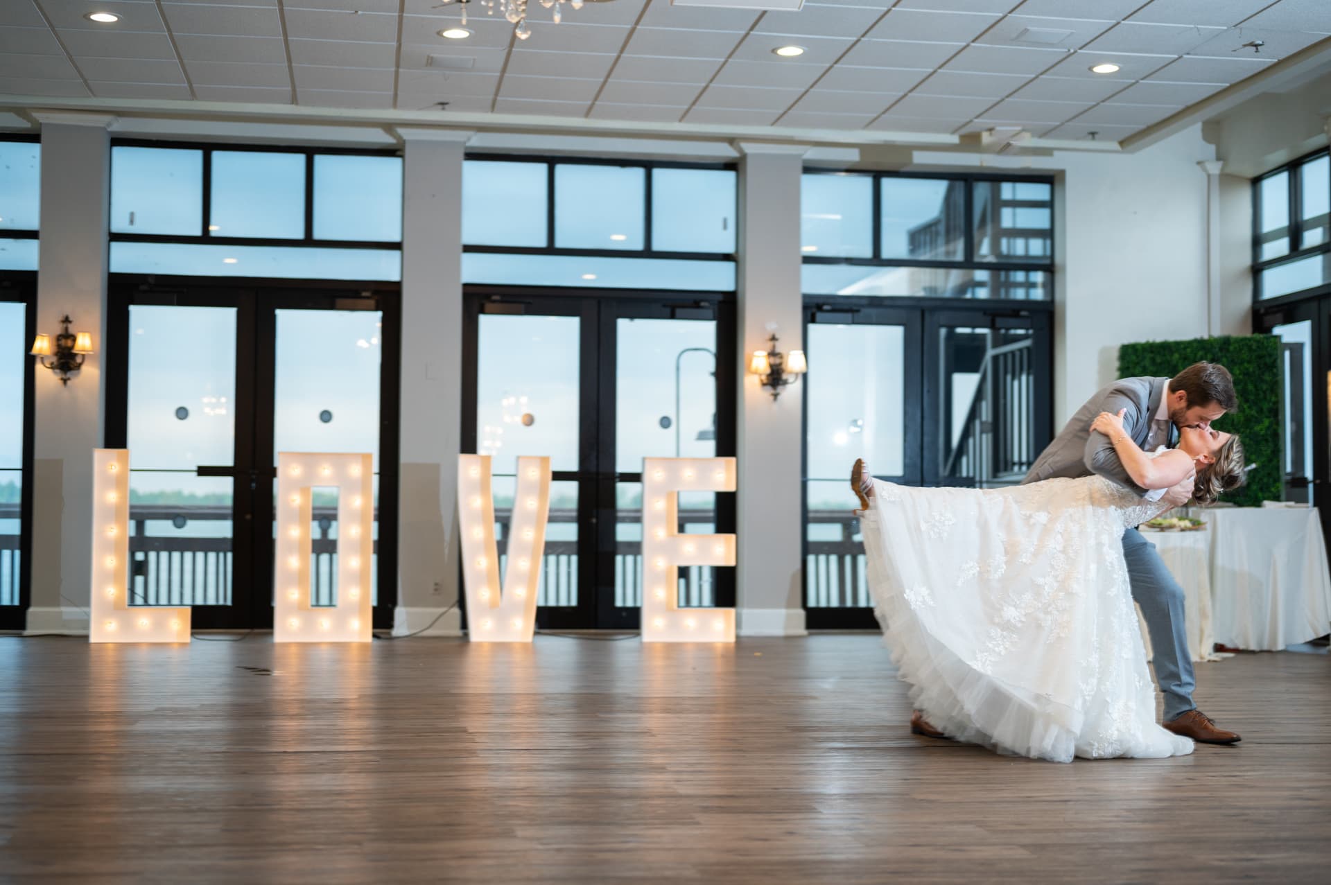 First Dance at Acqua in Buffalo, NY | Buffalo Wedding Photography