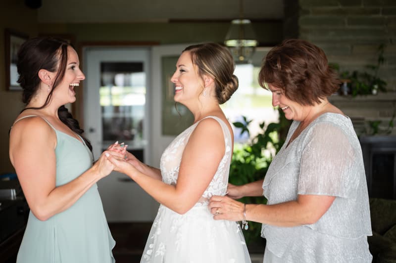 Getting Ready at Keuka Brewing Co in Keuka, NY | Finger Lakes Wedding Photography