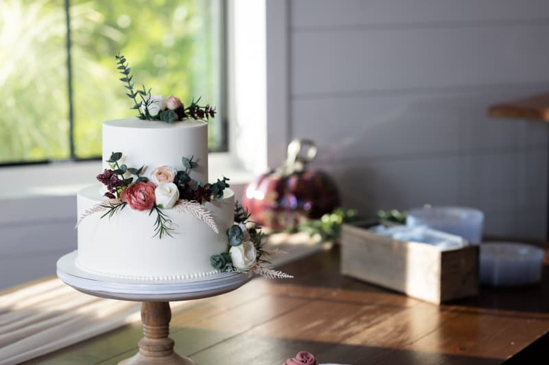 Wedding Cake at Pamona Blue Barn in Hilton, NY | Rochester Wedding Photography