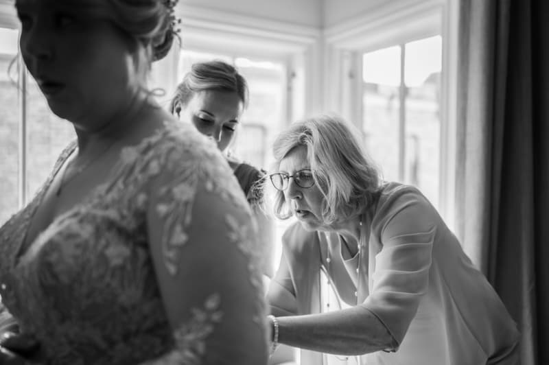 Getting Ready in Medina, NY | Western New York Wedding Photography