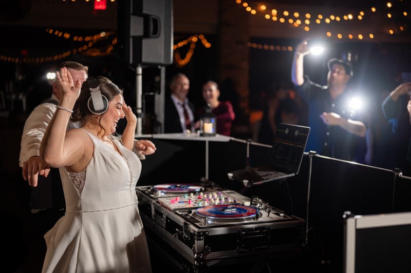 Dancing at Ravenwood in Victor, NY | Rochester Wedding Photography